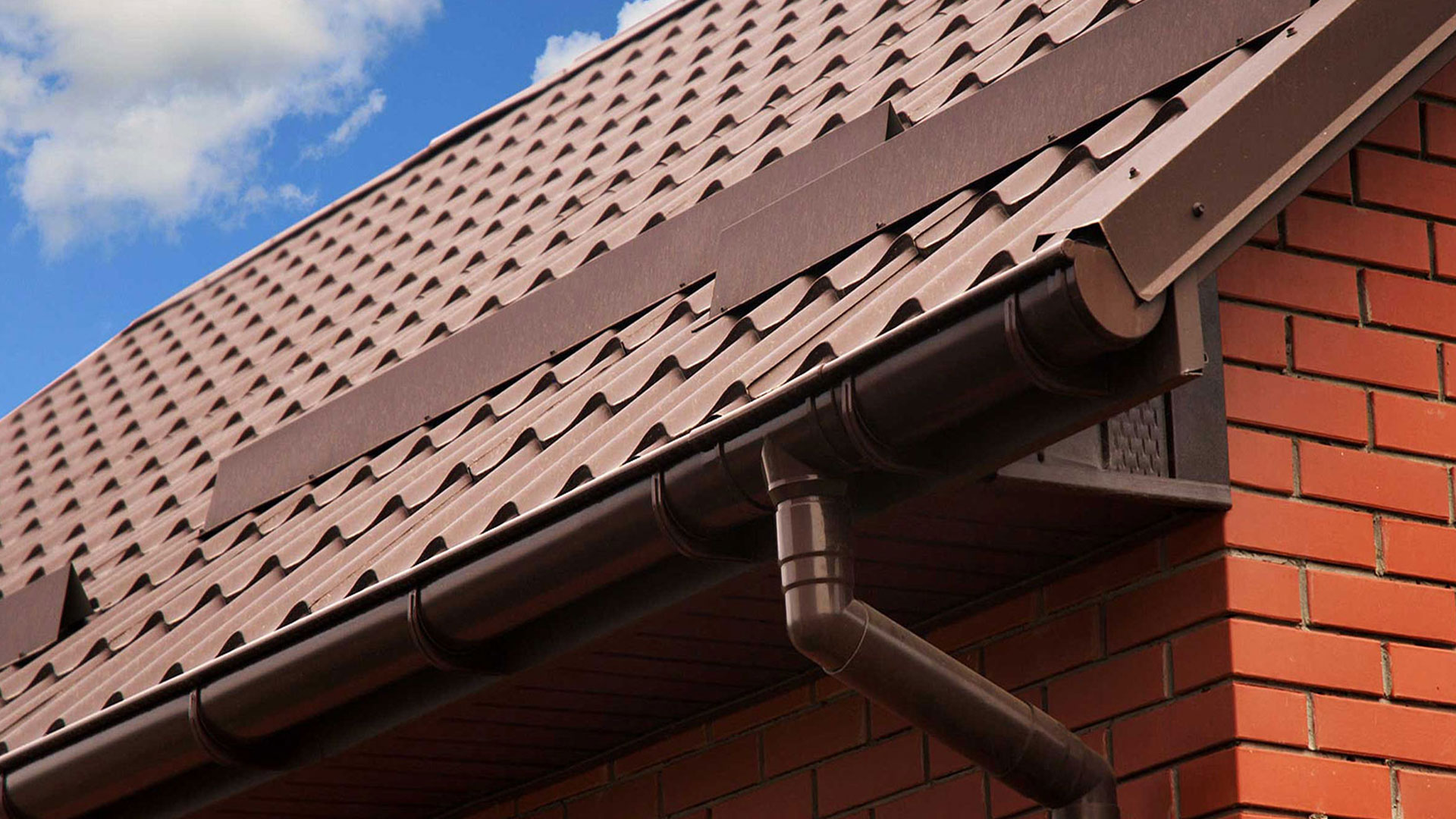 We supply, install, repair, and clean all types of guttering systems to ensure your property’s drainage is working properly. From minor leaks to full replacements, our guttering services keep your home safe from water damage.
